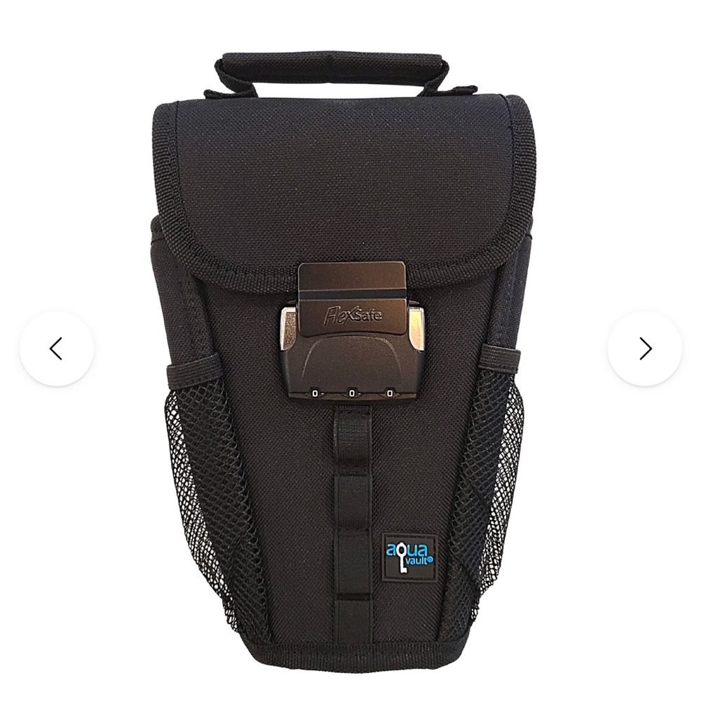 Aqua Vault: bag to keep your belonging safe while at the beach or pool